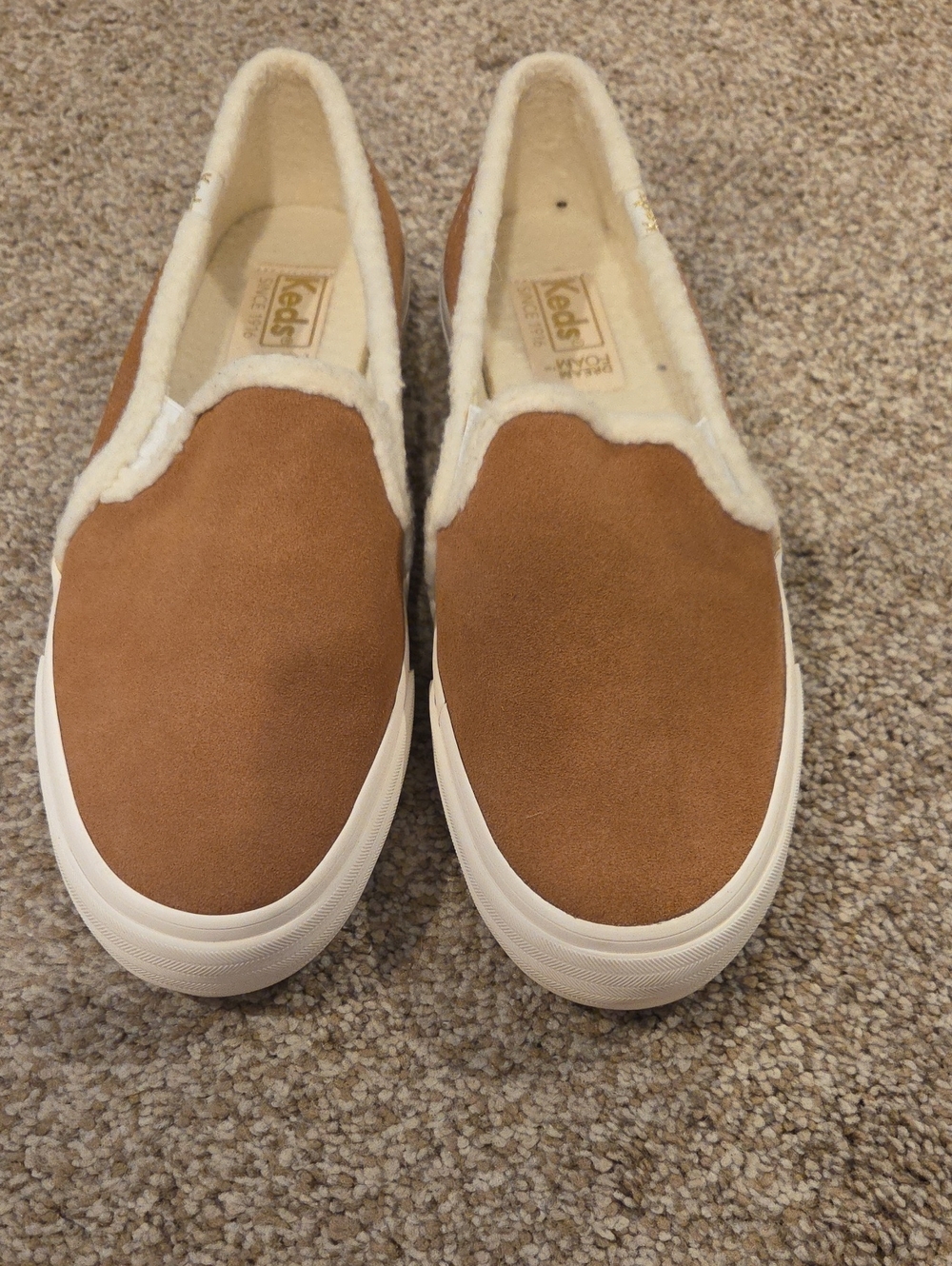 Keds Women’s Chestnut Suede Slip-On Sneakers with Cream Sherpa Trim Size 9